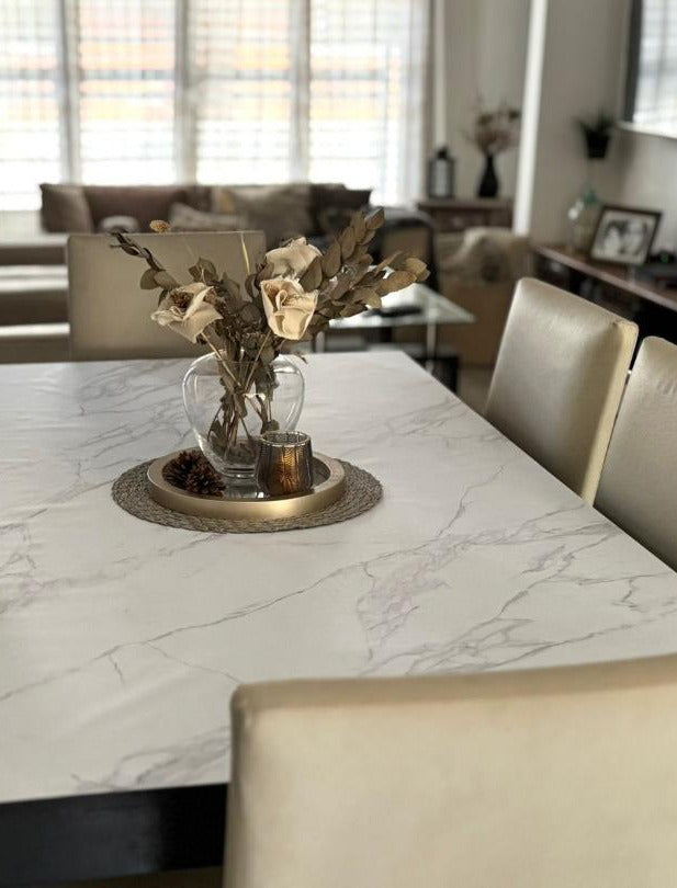 Cubremesa Cromatika en una mesa real